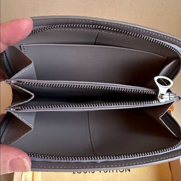 Vintage Louis Vuitton Lilac Epi Demi Lune Zip Wallet with box and dustbag VI0031 - Picture 7 of 17